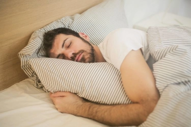 Apakah Tidur Cukup Penting Didapat Orang Dewasa? Ini Kata Dokter…