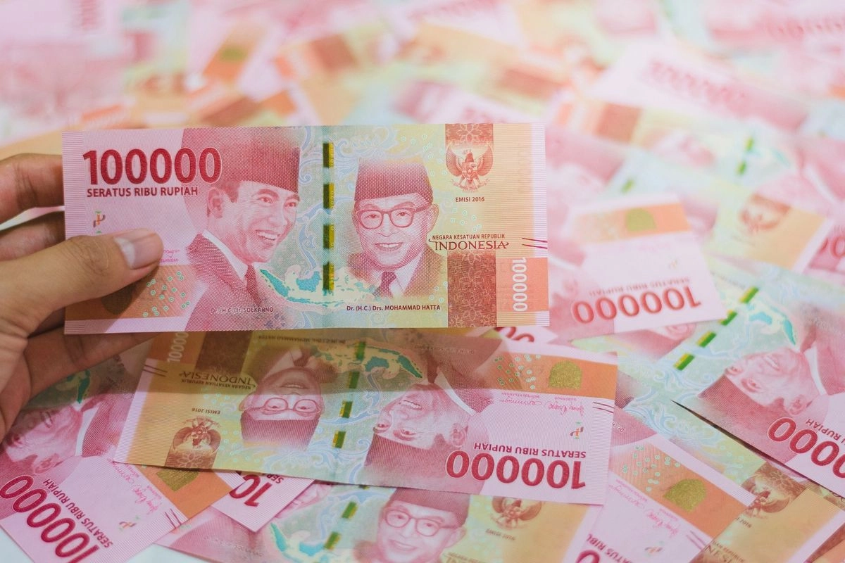 Nilai Tukar Rupiah Diproyesikan Melorot Setelah Tensi Israel-Iran Memanas