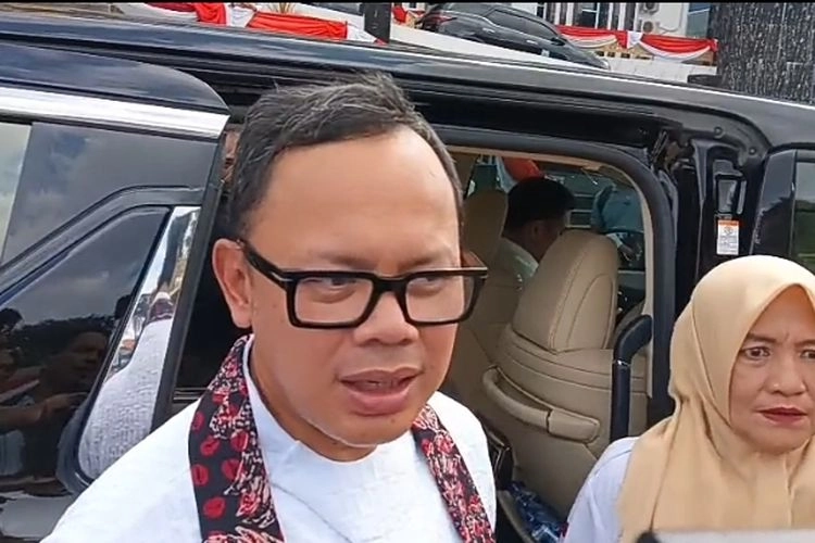 Wamendagri Minta Kepala Daerah Tertibkan Ormas Berseragam Militer