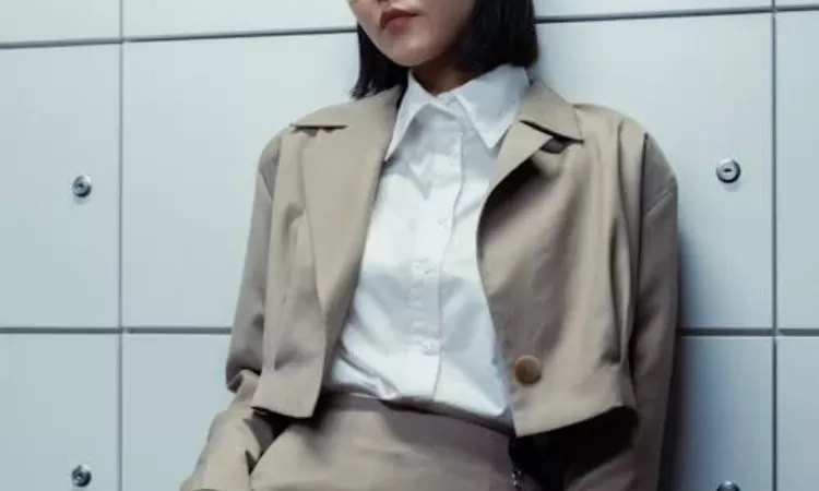 10 Gaya Outfit Kerja Kekinian yang Tetap Profesional, Buat Rekan Kantor Ikut Tergoda Menirunya