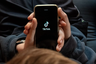 TikTok Rilis 3 Fitur AI Baru untuk Permudah Bikin Iklan