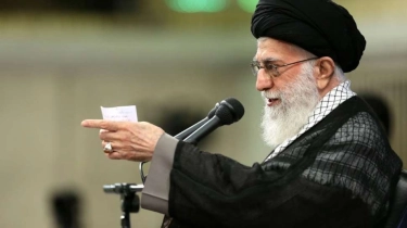 Media Israel Sebut Pemimpin Tertinggi Iran Ali Khamenei Kabur ke Bunker Saat Serangan Udara