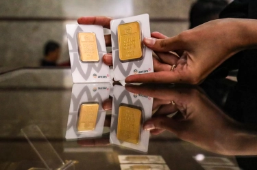 Harga Emas Antam Hari Ini Turun Rp 7.000 jadi Rp 1.943.000 Per Gram