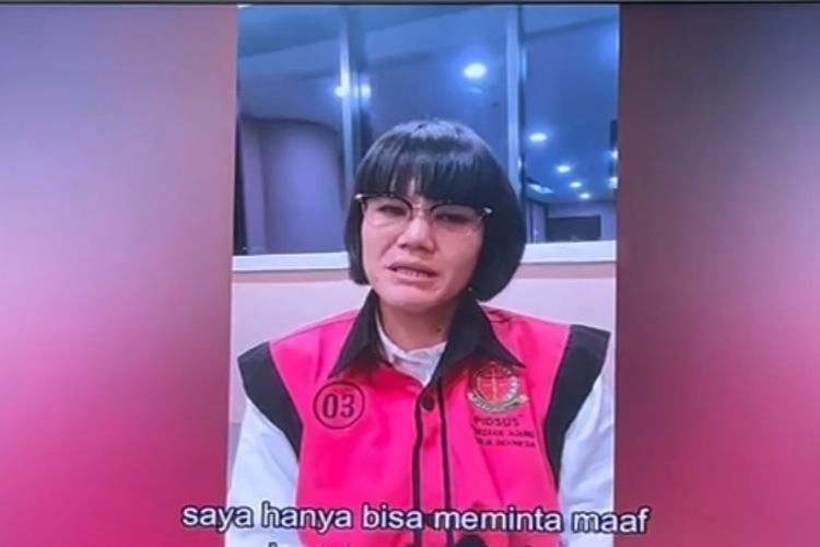 Tangis Marcella Saat Akui Bikin Isu Negatif soal RUU TNI hingga Prabowo