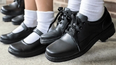 10 Rekomendasi Sneakers Rp200 Ribuan untuk Sekolah, Berkualitas dan Nyaman