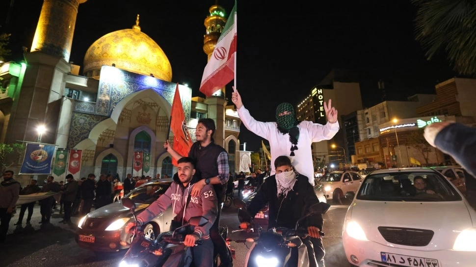 Momen Warga Israel Kocar-kacir saat Diserang Balik Iran