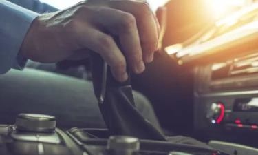Otomatis vs Manual, Memahami Dasar Perbedaan Transmisi Kendaraan