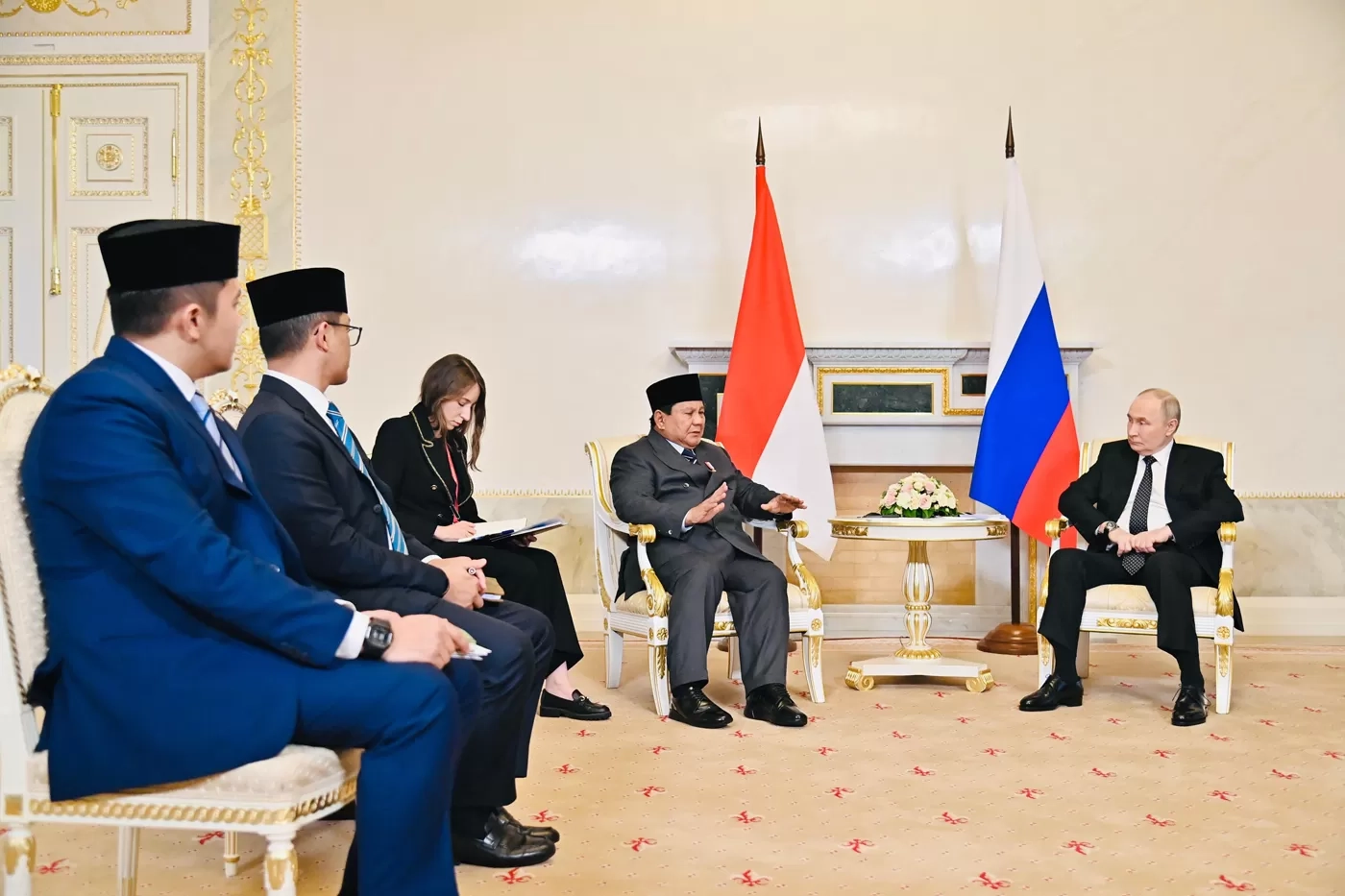 Seskab Teddy Ungkap Pertemuan Presiden Prabowo dengan Putin Sepakati Deklarasi Kemitraan Strategis Federasi Rusia dan RI