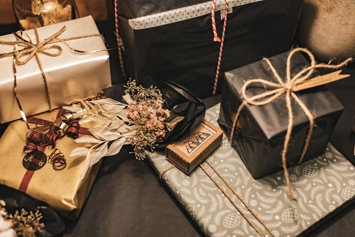 6 Rekomendasi Gelang Emas Putih untuk Hadiah Pernikahan