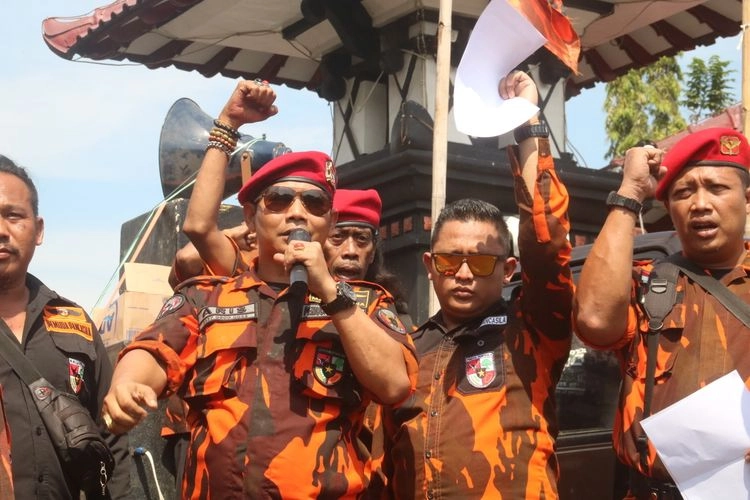 Pemuda Pancasila Tegaskan Seragamnya Tak Mirip TNI: Loreng Oranye dari Awal Berdiri