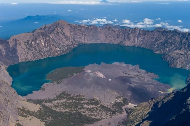 Turis Brasil Jatuh di Gunung Rinjani, Evakuasi Masih Berlangsung