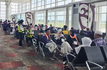 Usai Pesawat Saudia Airlines Dapat Ancaman Bom, Begini Kondisi Jamaah Haji Jember yang Mendarat Darurat di Kualanamu