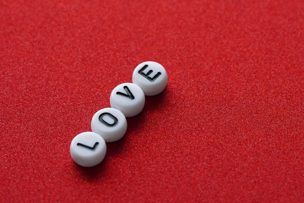 Mengapa Korban Love Scam Sulit Menyadari Dirinya Ditipu? Ini Kata Psikolog