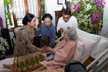 Megawati dan Puan Hadiri HUT ke-100 Tahun Istri Jenderal Hoegeng, Singgung Penjaga Kesederhanaan dan Antikorupsi