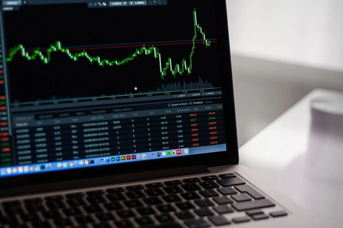 IHSG Dibuka Turun 2,11 Persen, Kurs Rupiah Lesu