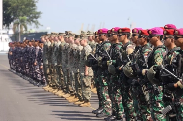 Tiga Kapal Perang Indonesia Latihan Bersama Kapal Perang AS di Laut Jawa dalam Latma CARAT 2025