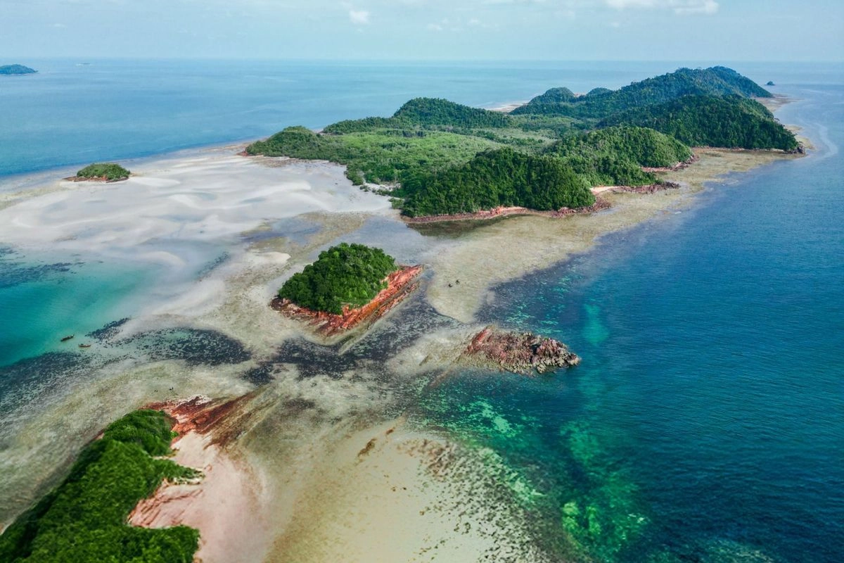Wisata Pulau Tujuh, Destinasi yang Dijuluki Raja Ampat Mini