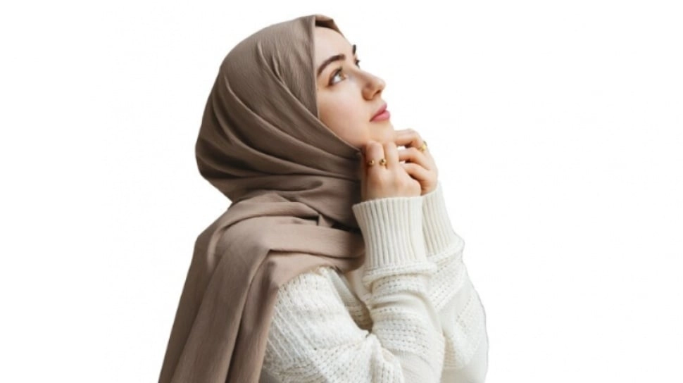 6 Bahan Hijab Anti Kusut dan Nggak Perlu Repot Disetrika, Bikin Penampilan Tetap Rapi Seharian