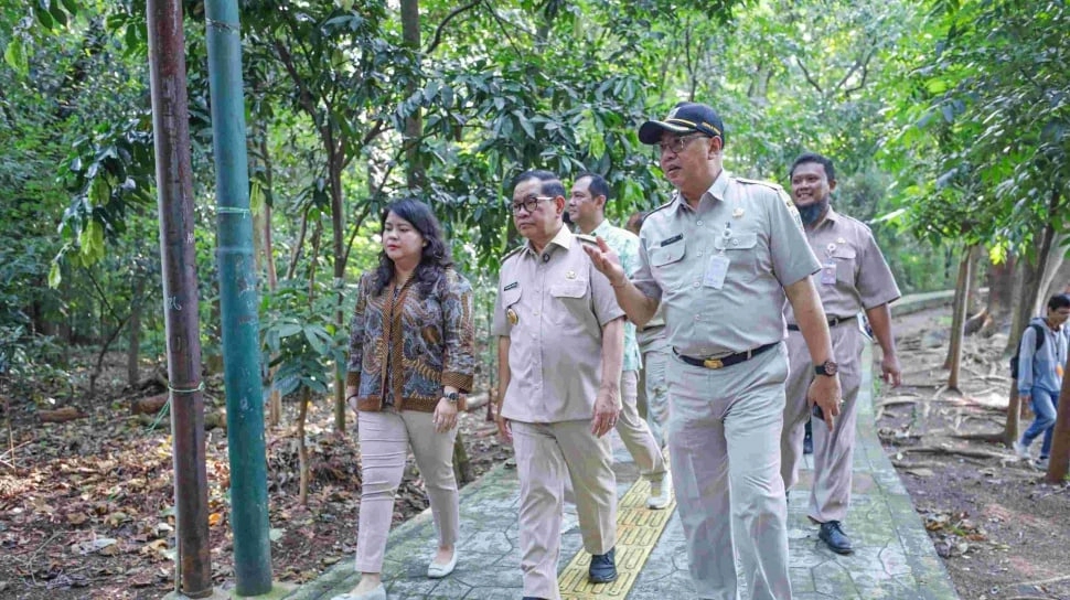 Mau Sulap Hutan Kota Srengseng, Pramono Janji Perbaiki Jogging Track hingga Amphitheater