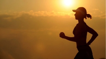 Tak Perlu Takut Lari di Bawah Matahari, 5 Sunscreen SPF Tinggi Ini Siap Lindungi Kulitmu