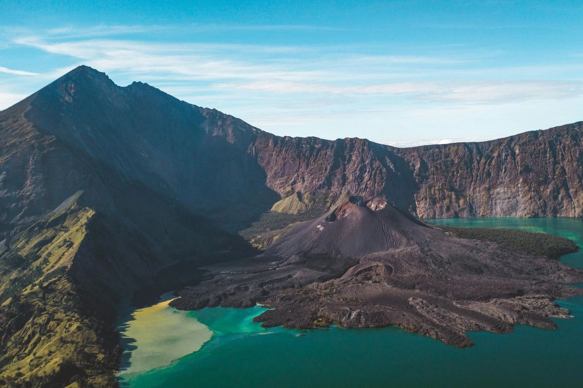 Turis Brasil Jatuh di Gunung Rinjani, Bolehkah Pendaki Kelelahan Ditinggal Sendirian?