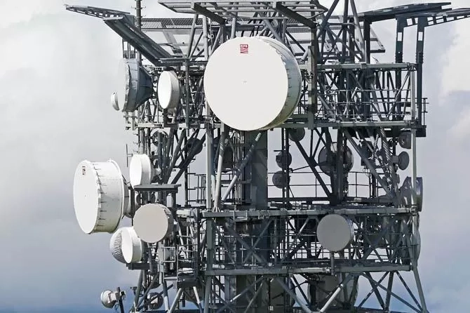 Persaingan Ketat Operator Seluler Indonesia: Telkomsel, IM3, dan XL