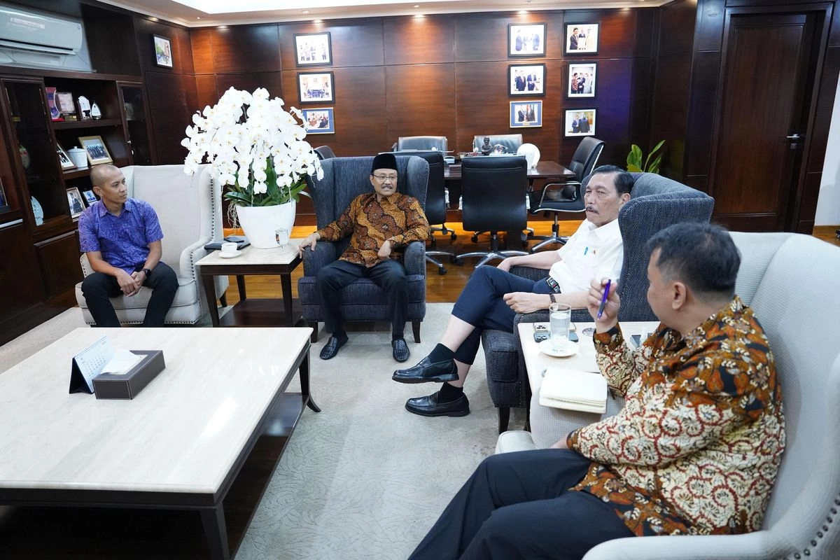 Bertemu Luhut, Mensos Bahas Rencana Digitalisasi Penyaluran Bansos