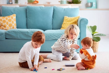 Jangan Panik, Ini Cara Tepat Menolong Anak yang Menelan Baterai Kancing