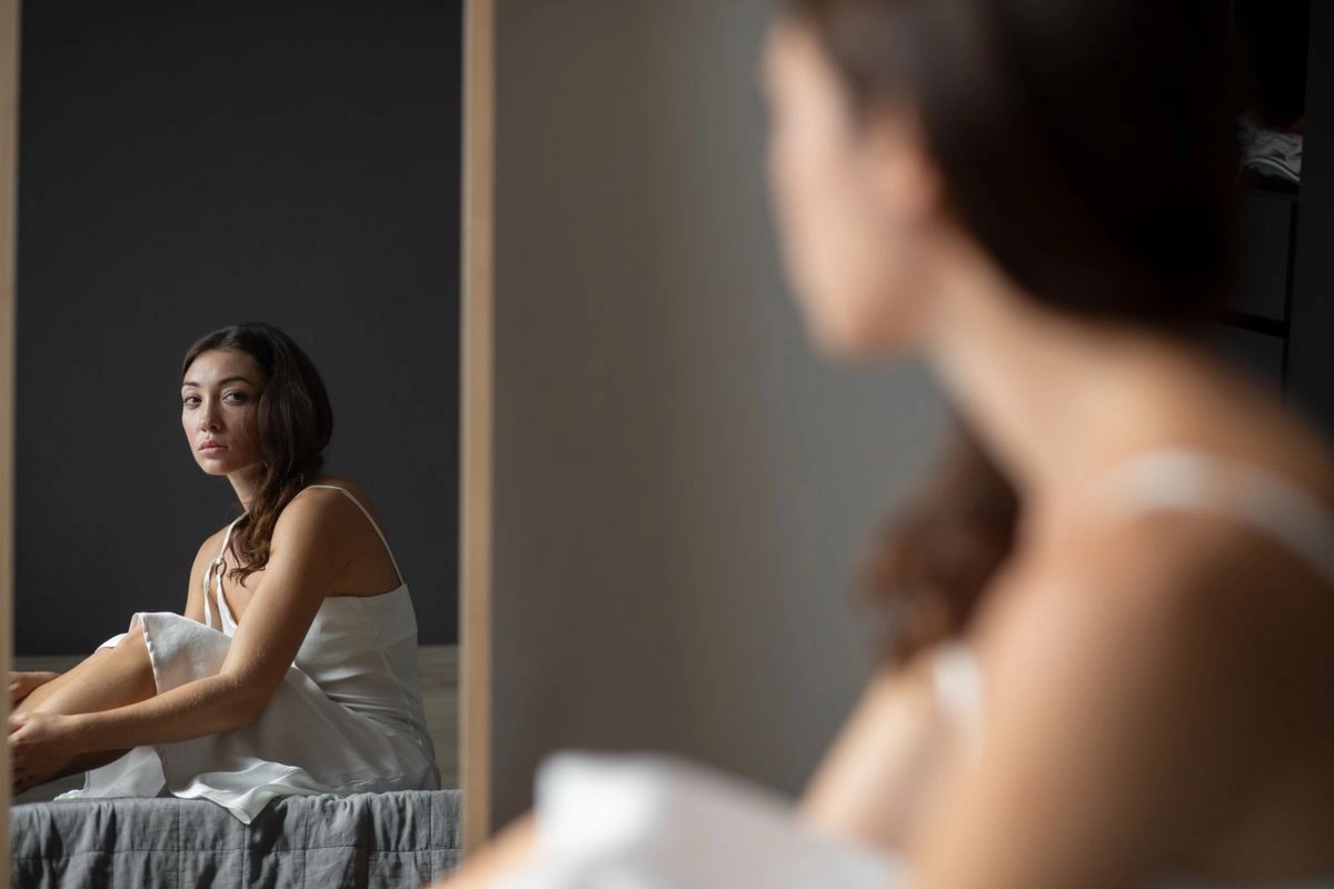 Perempuan Lebih Rentan Stres, Ini Dampak Negatif Self-Talk pada Mental