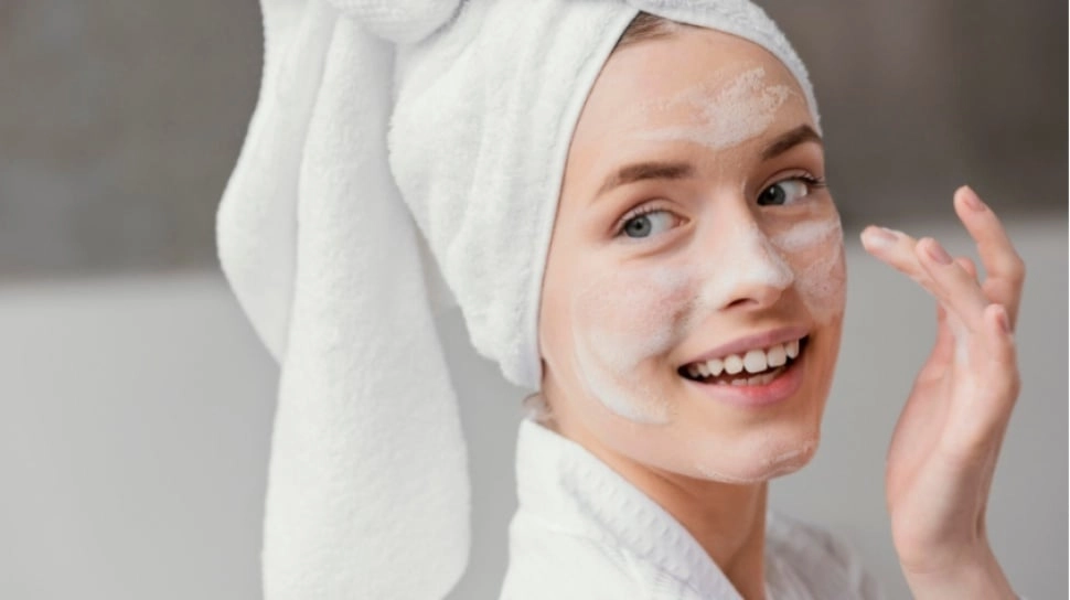 5 Facial Wash Terbaik untuk Usia 30 Tahun ke Atas: Jaga Kulit Tetap Cerah dan Awet Muda
