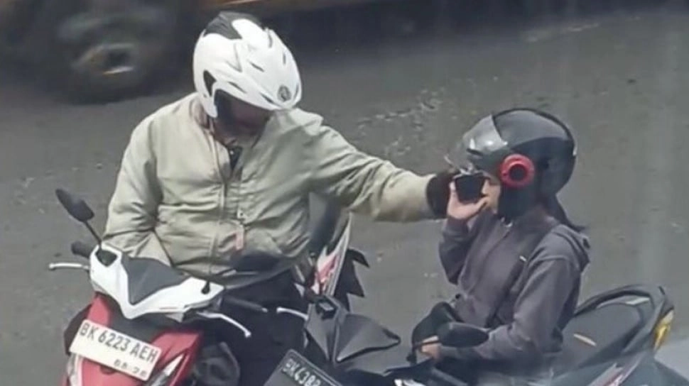 Bikin Malu! Personel Polantas di Medan Terekam Pungli Pengendara Motor Rp 100 Ribu