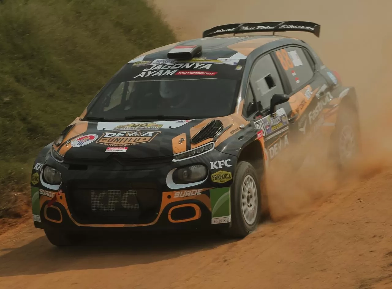 Tim Dewa United Motorsport X MSRT Kembali Incar Juara Umum Tim di Rally Sumatera Utara, Turunkan Enam Pembalap di Trek Licin
