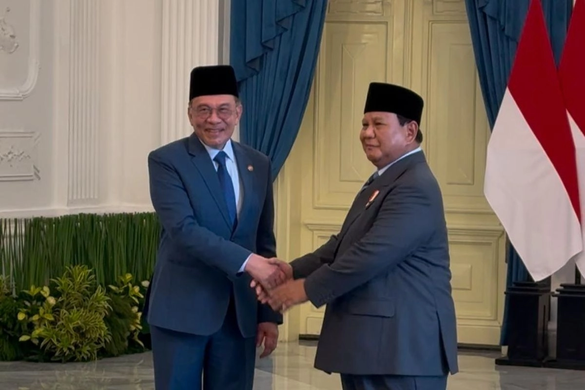 Prabowo dan PM Anwar Ibrahim Tiba di Istana, Dikawal Pasukan Berkuda, Disambut Siswa SD