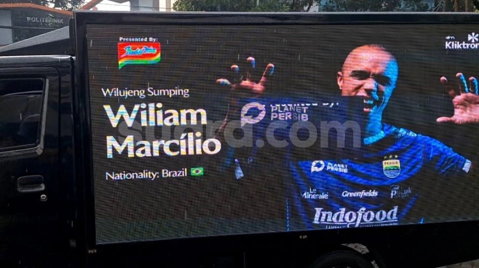 4 Ide Kreatif Persib Bandung saat Perkenalkan Pemain Baru, Videotron Berjalan hingga Koran