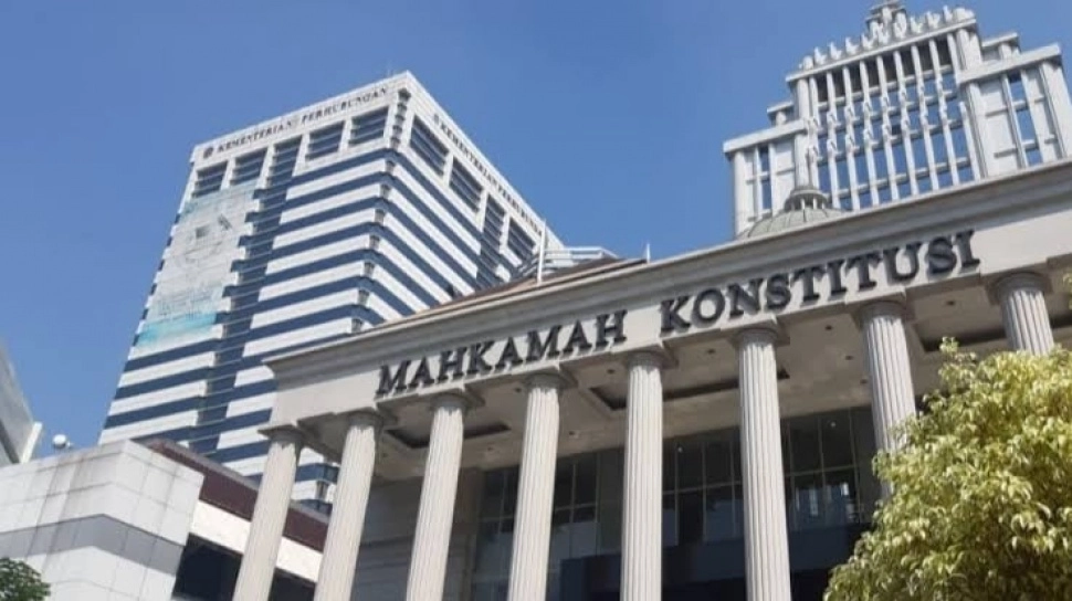 Geger Putusan MK: Jadwal Pemilu Dirombak Total, DPR Tuding Hakim 'Lompat Pagar' dan Tak Konsisten