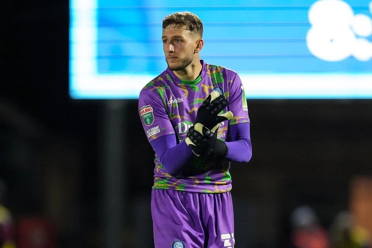 Profil Adam Przybek: Benteng Baru Persib, Kiper Kedua Terbaik Liga Wales
