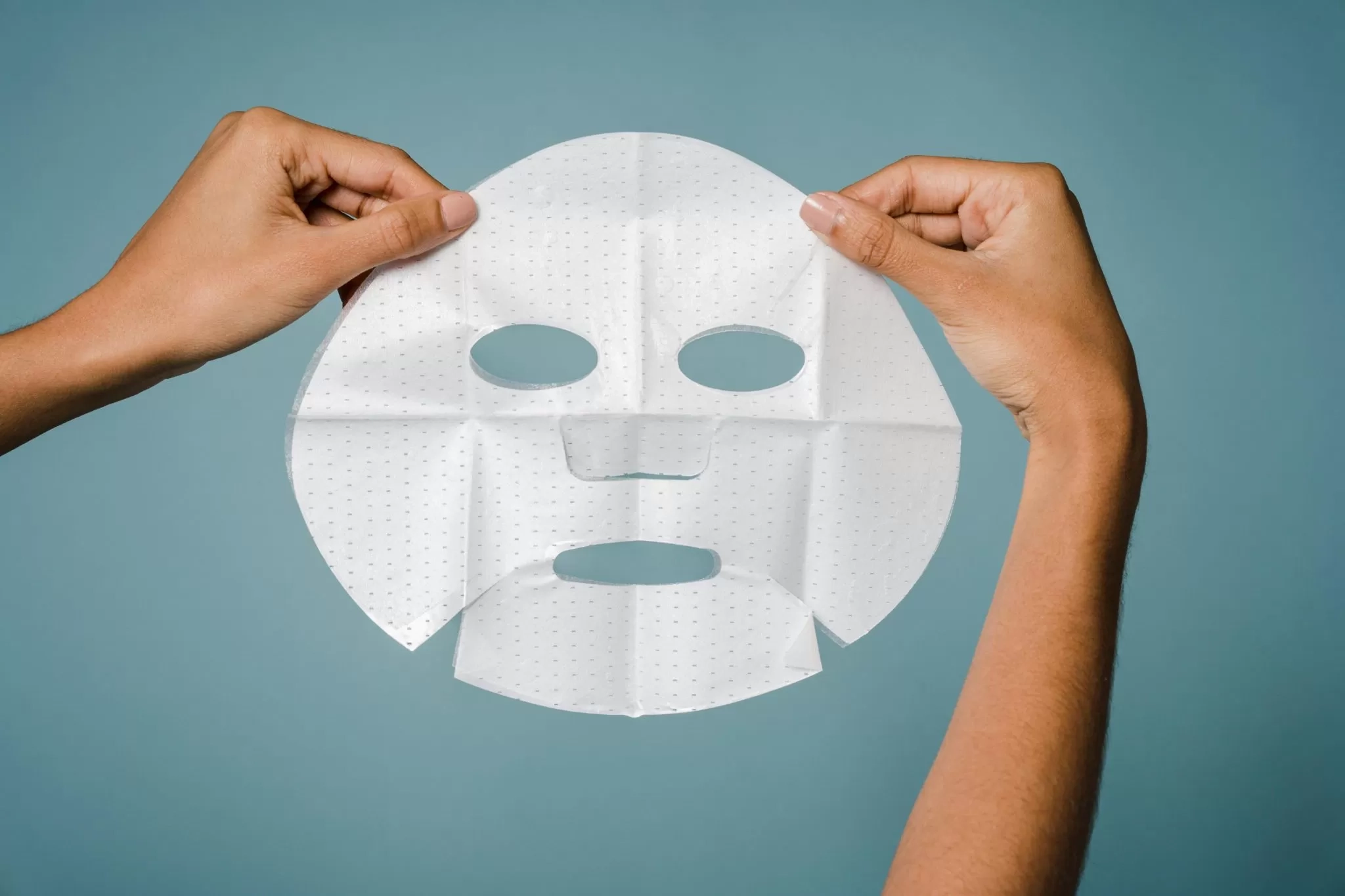 Tidak Banyak yang Tahu, Begini 7 Cara yang Benar untuk Pakai Sheet Mask Kecantikan!