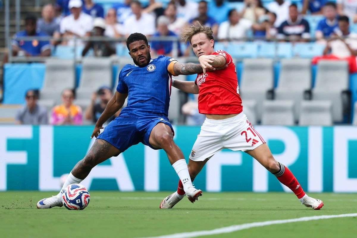Cuaca Buruk, Laga Benfica Vs Chelsea Dihentikan pada Menit ke-86