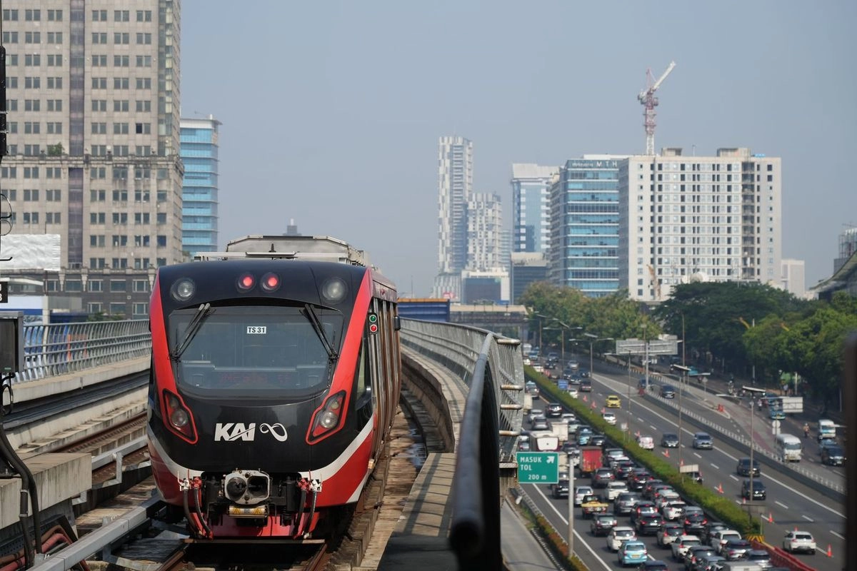 Jumlah Perjalanan LRT Jabodetabek Ditambah Mulai 1 Juli 2025
