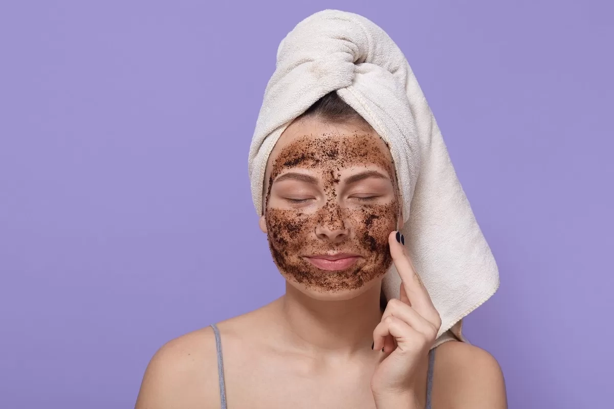 5 Manfaat Masker Kopi dan Madu yang Bisa Mengeksfoliasi Sekaligus Mencerahkan, Lengkap dengan Cara Membuatnya!