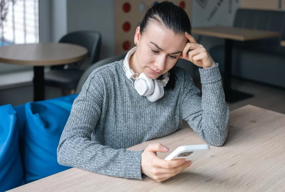 9 Kebiasaan Digital yang Merusak Kesehatan Mental Menurut Psikologi, Perlu Waspada!