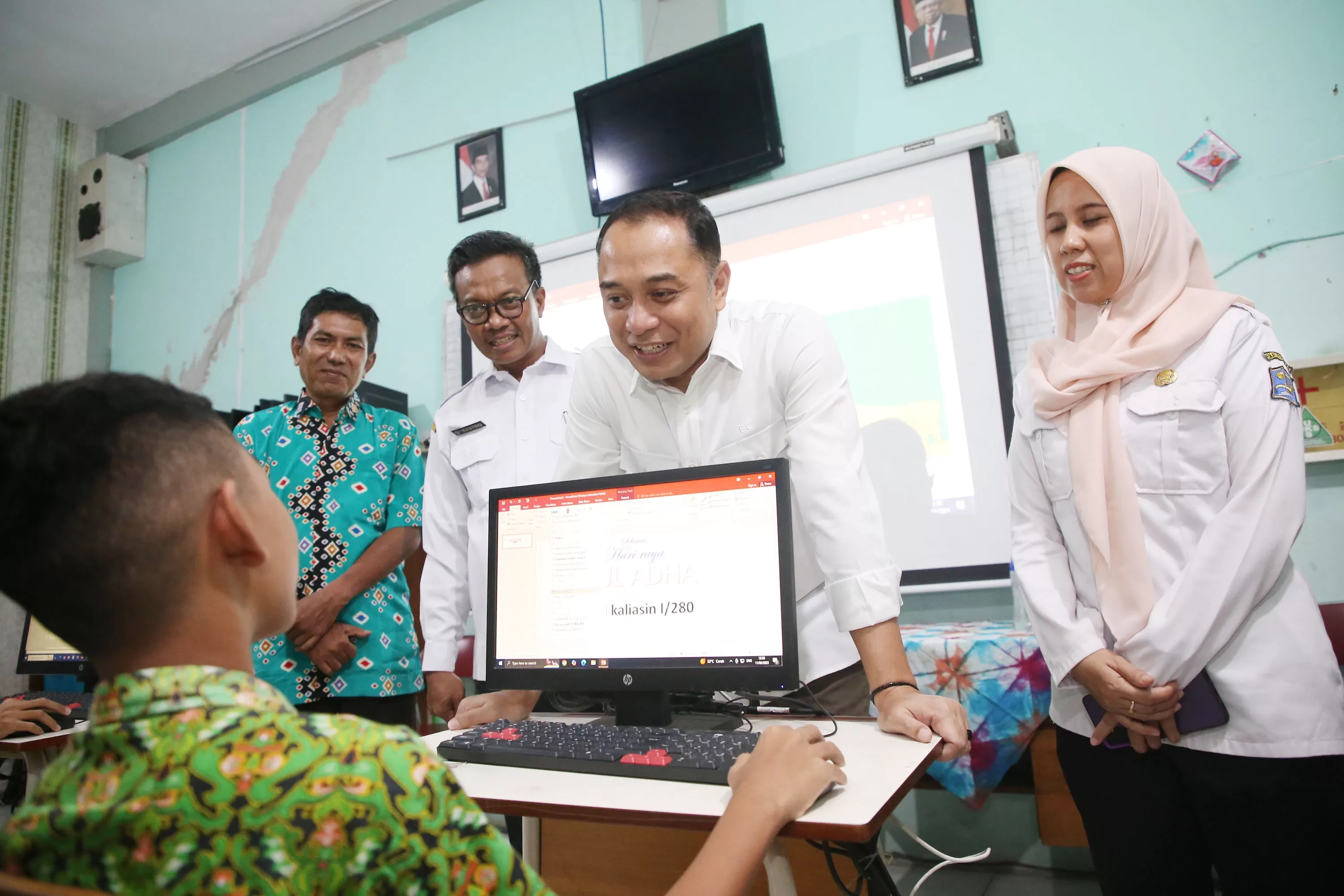 Dibuka Hari Ini, Senin, 30 Juni! Simak Syarat dan Jadwal SPMB SMP Surabaya 2025 Jalur Prestasi Rapor