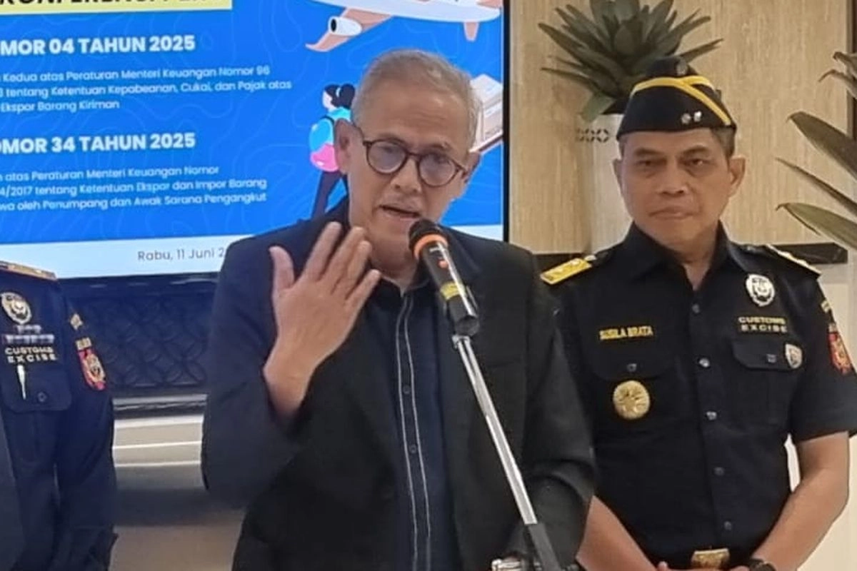 Anggito: Bea Cukai Kawal Impor 482 Produk Kena Relaksasi