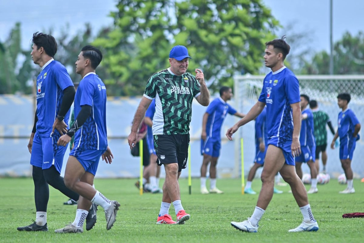 Bojan Hodak Bocorkan Jadwal Patricio Matricardi Merapat ke Persib