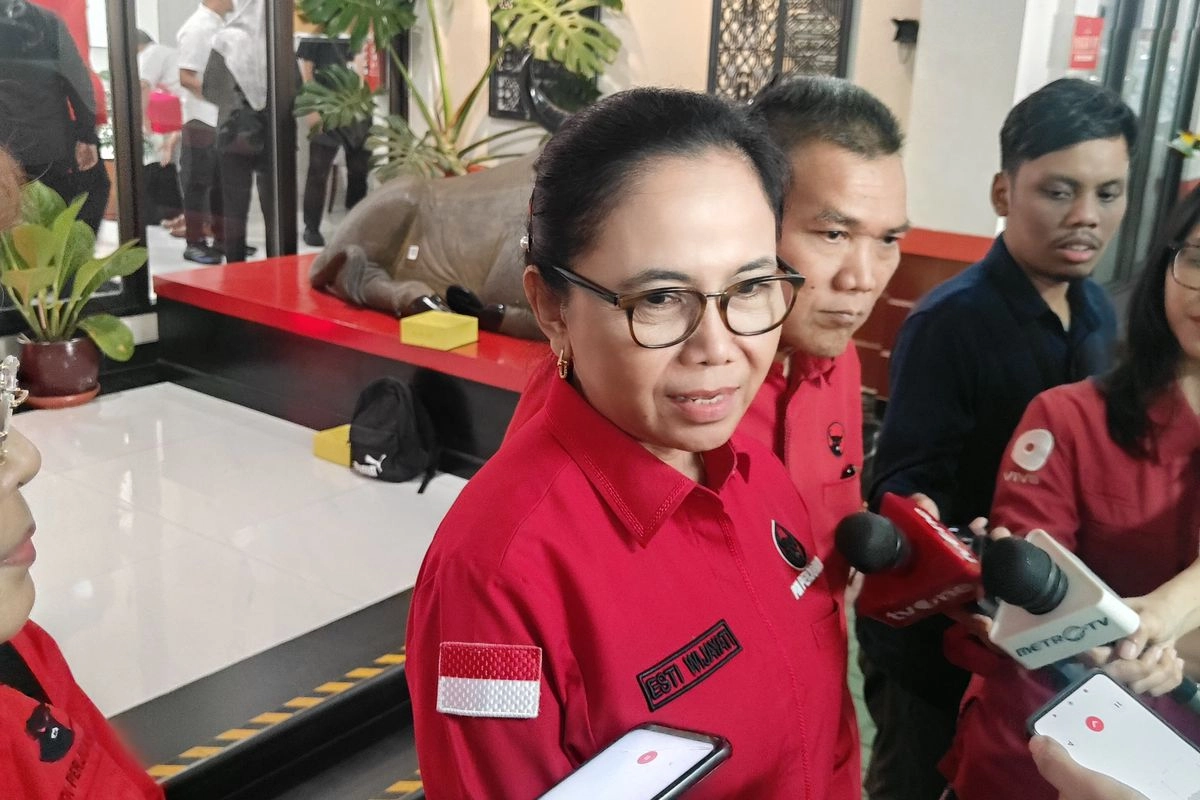 Fraksi PDI-P DPR Minta Penulisan Ulang Sejarah Disetop, Bakal Panggil Fadli Zon