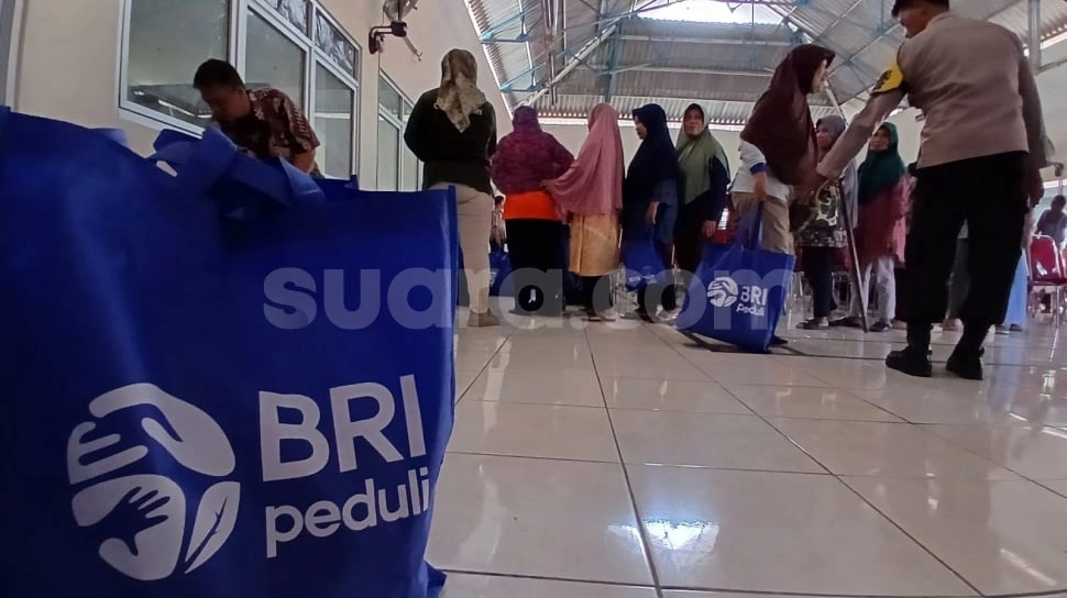 BRI Komitmen Peduli Umat, Serahkan Bantuan Rp200 Juta untuk Renovasi Masjid