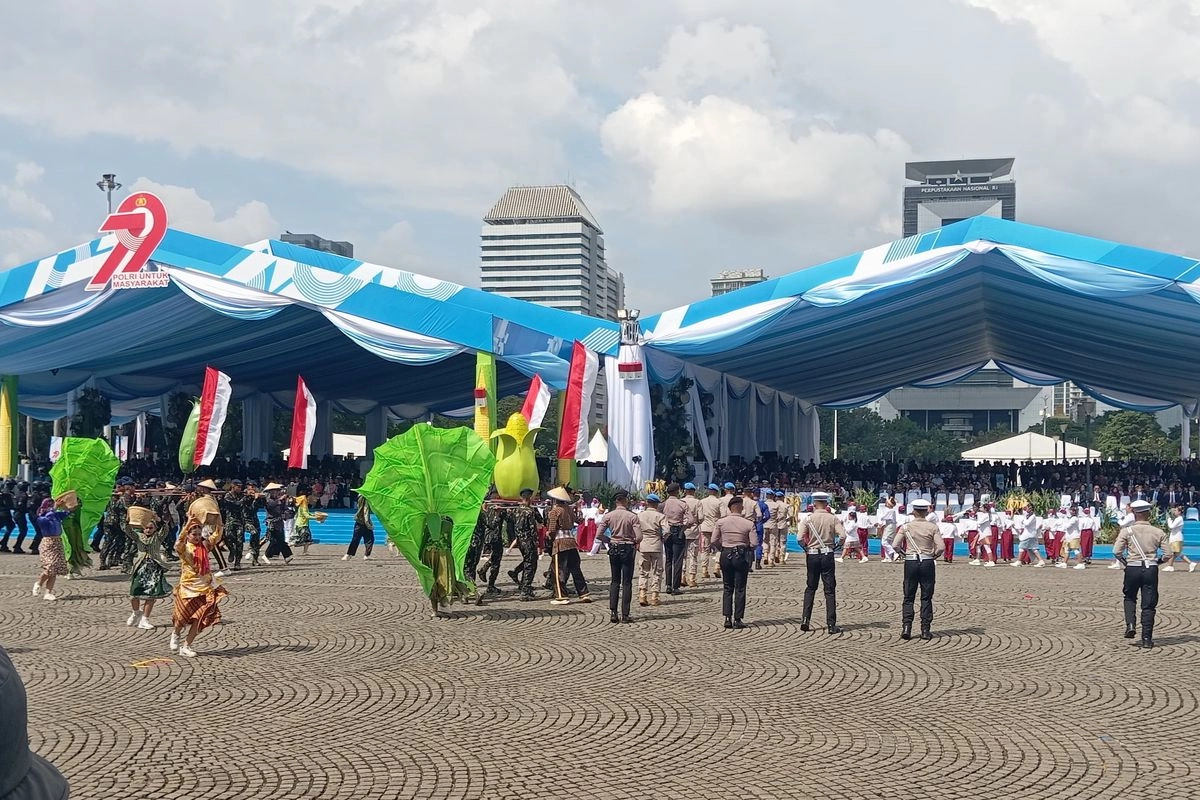 Ornamen Jagung Penuhi Lokasi Upacara HUT Bhayangkara di Monas