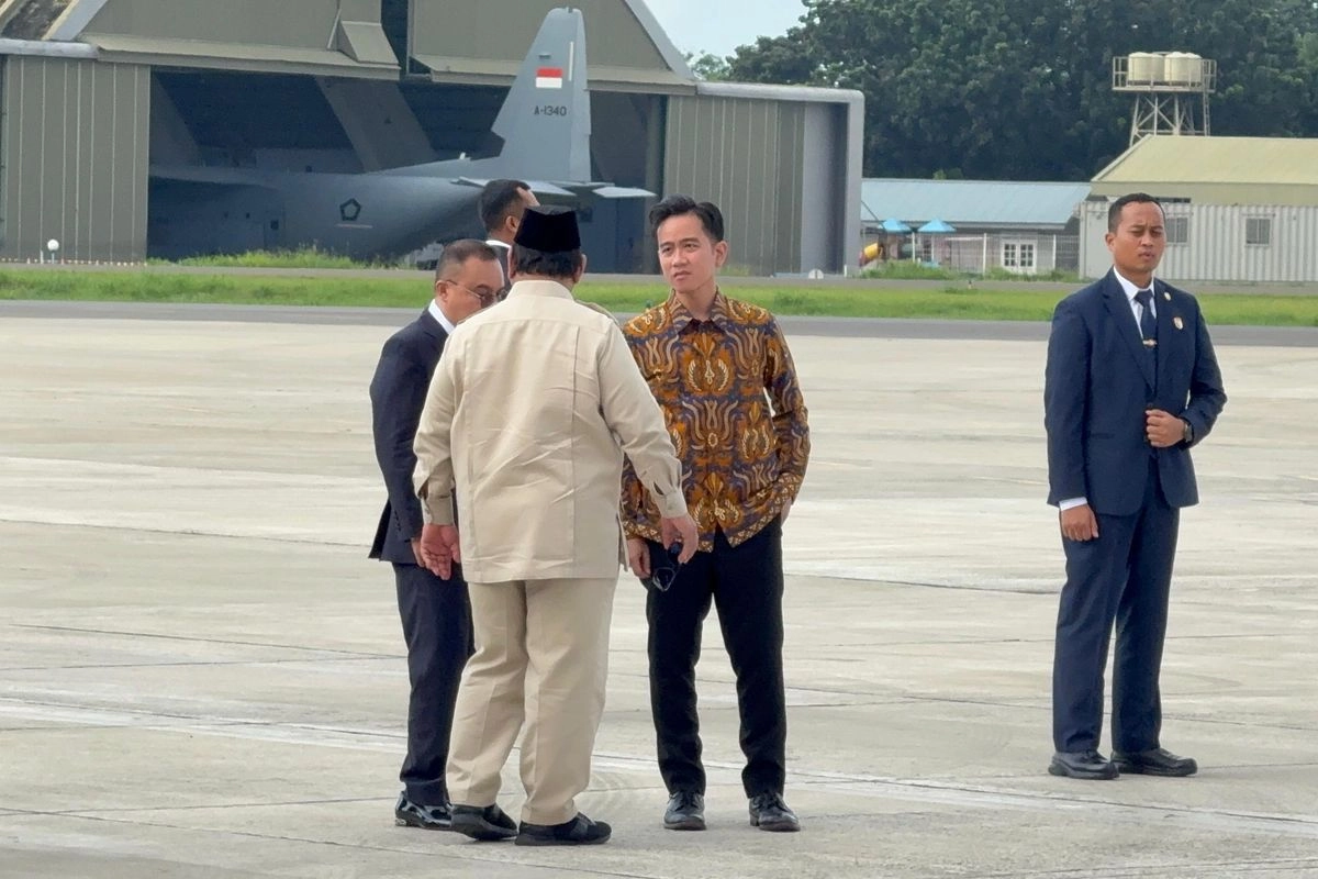 Pergi Lama dari Indonesia, Prabowo Titip Pesan Rahasia kepada Dasco dan Gibran