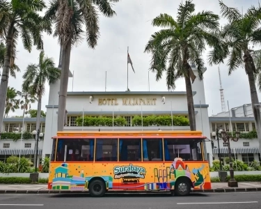 Cara Naik Bus Surabaya Sightseeing and City Tour (SSCT): Bus Wisata yang Ajak Keliling ke Destinasi Unik dan Edukatif di Surabaya!