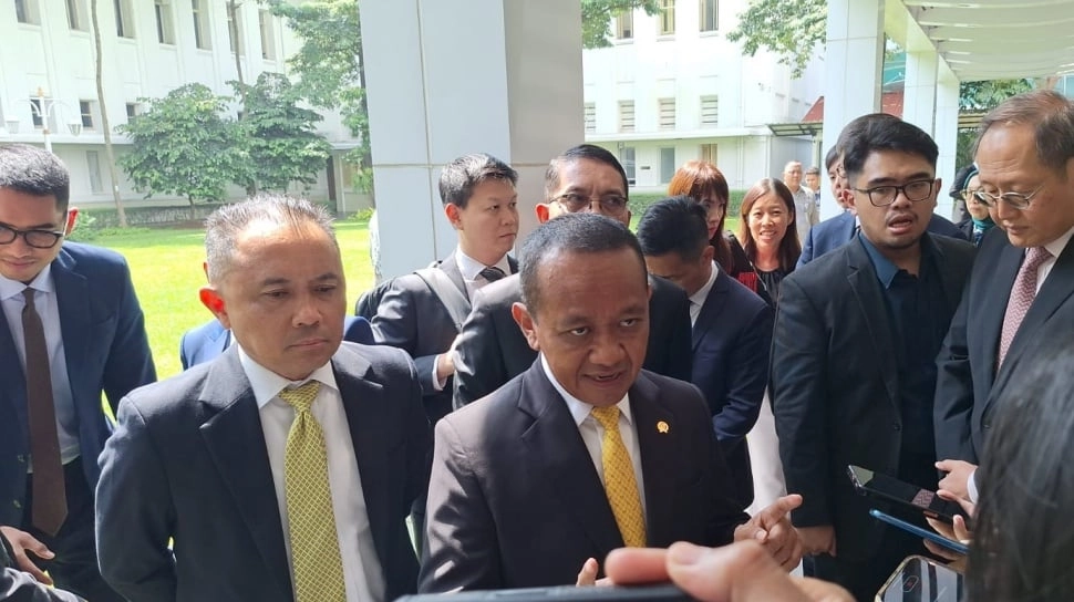 Semprot Bos PLN, Menteri Bahlil ke Prabowo: Saya Kelihatan Hitam karena Petromaks